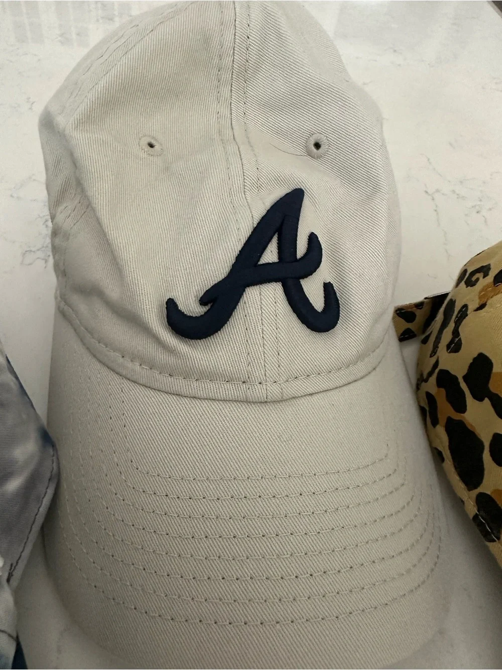 Atlanta Braves women’s Baseball Cap - White, Blue Tie-Dye & Leopard